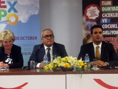 Rusya, çiçek tırlarını geri çevirdi, zarar 200 bin dolar
